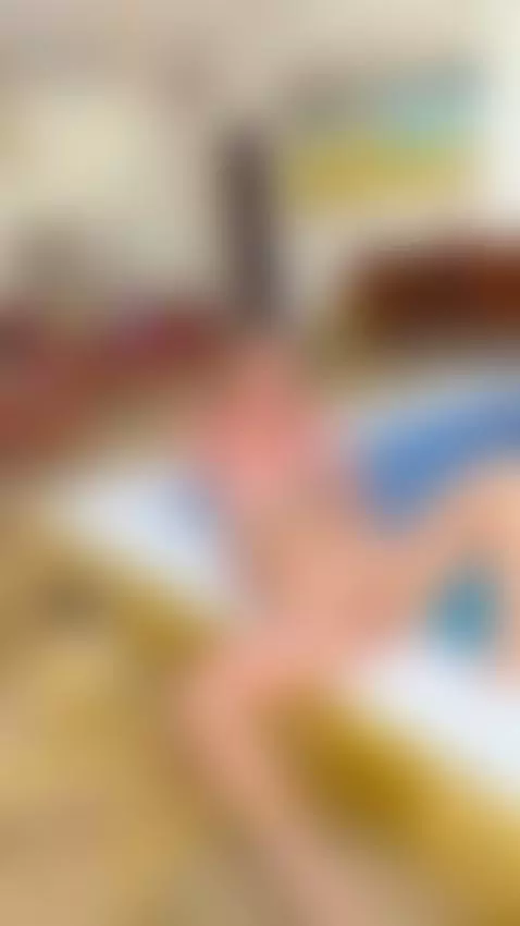 I move softer when the light turns warm 😏🔥 by anoraidol