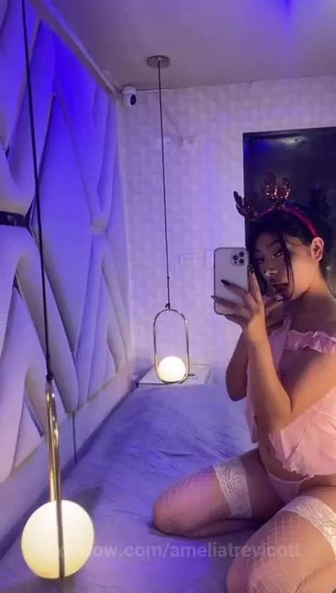 I am a daring girl who wants you to fuck me and fill me with... by ameliatrevicott