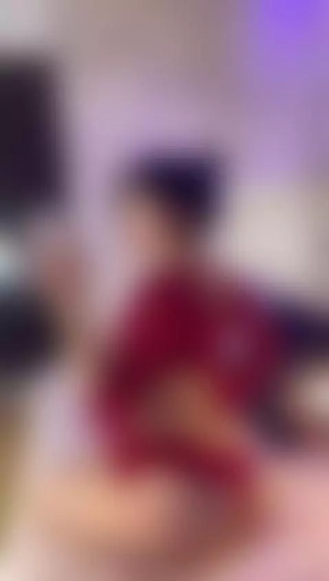 Thinking about your hard cock has me shaking 😈 by ameliatrevicott