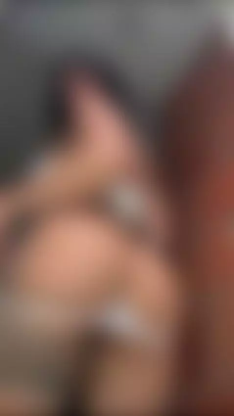 I like to dance and get naked on video calls! by silvanalee88