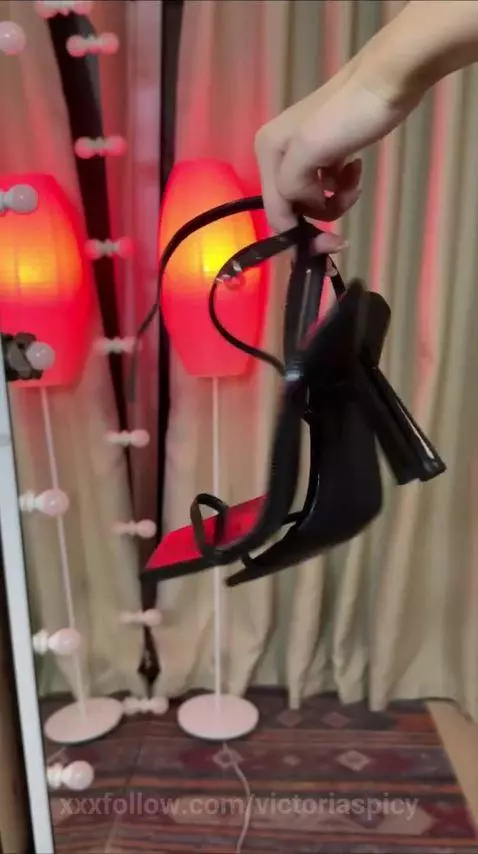 Adorable video! 🥰 Subscribe — link in bio. ✨ by victoriaspicy