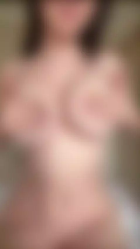 ✨ She captivates with just one look 😍 Want more? Check the l... by victoriaspicy