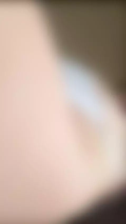 A cute girl setting the mood — subscribe! 💖 by victoriaspicy