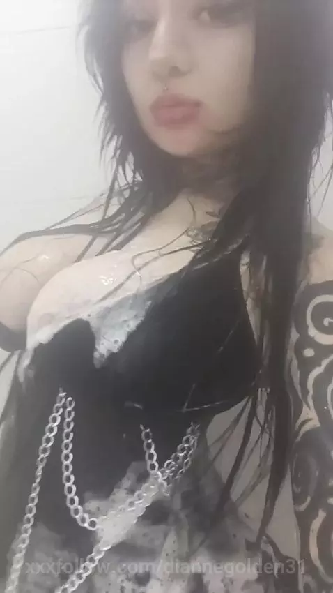 ven a bañarte conmigo 🐱 by diannegolden31