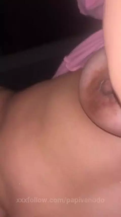 Mi madrasta me da unos buenos sentones a escondias de mi pad... by papivenudo