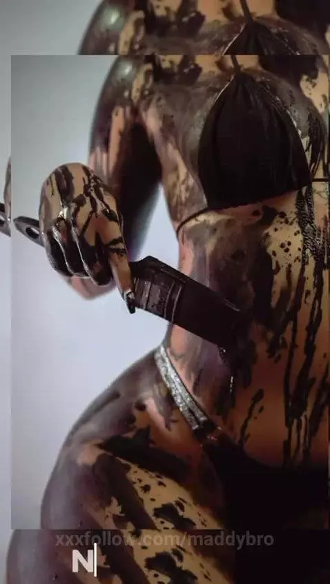 Ven y jugamos con tu pincel..🖌️😈 by maddybro