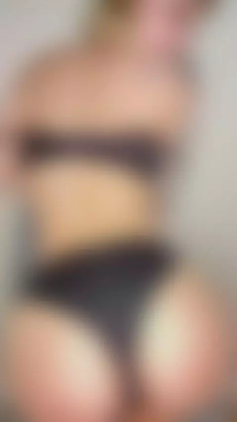 I’m here to satisfy all your desires by slyykarina