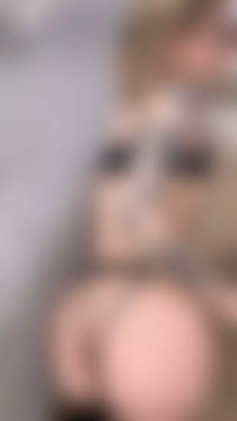 I'm alone at home, my pussy is all yours by slyykarina