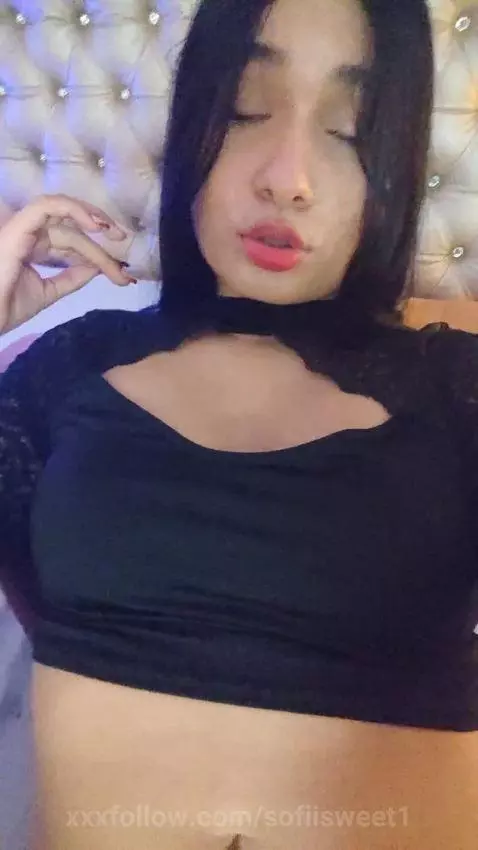 im so sexy sure? come here love and make me feel you so bad by sofiisweet1