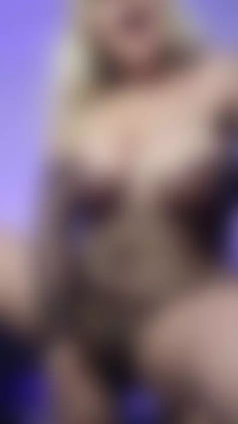 do u wanna fuck me so hard today?? make me ride you so bad by rominareyes