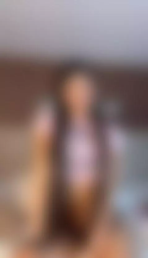 A sexy and horny Latina by daimondjohnson