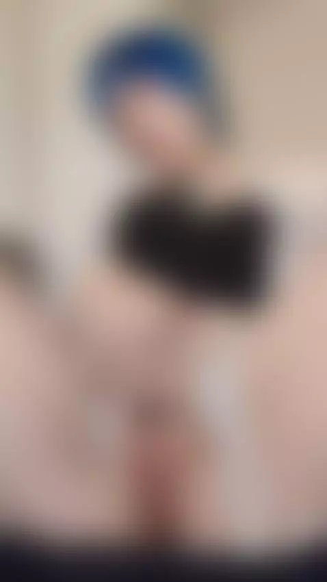 This short-haired teen knows how to have fun with her finger... by verarooon