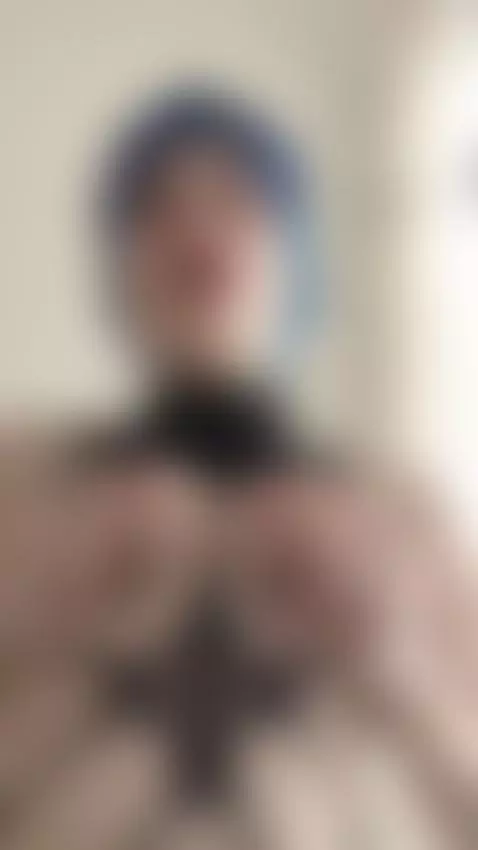 Sweet face, short hair, and a pussy that loves to be fingere... by verarooon