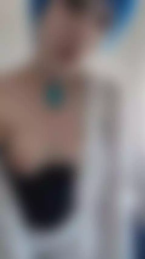 Bold hair, even bolder clit 😈 This teen's got something spec... by verarooon