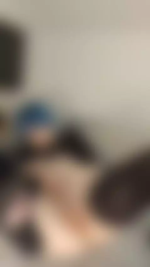 Black lipstick, blue hair, pink inside 💙💦 Sub on my OF by verarooon