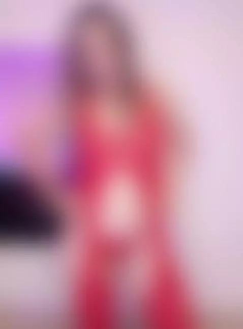 Come Play With Me, I’m Live 💦💖 by chloeetaylorr