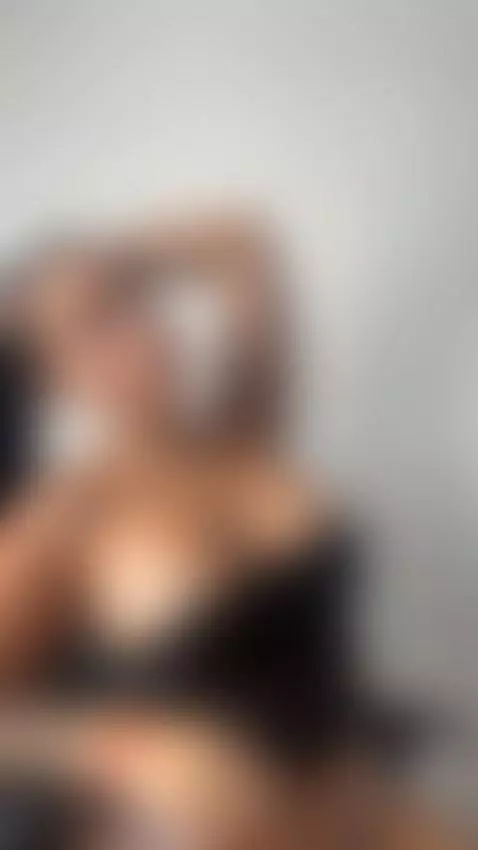 avilable NOW for videocall or sexting 👑 by latinnhot777