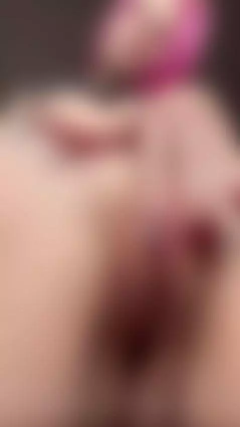 She inspires better days. Follow 🌟 by miablooom