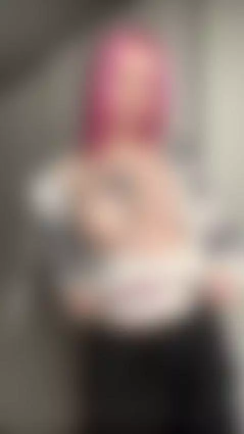 When gestures say it all. Subscribe 💄 by miablooom