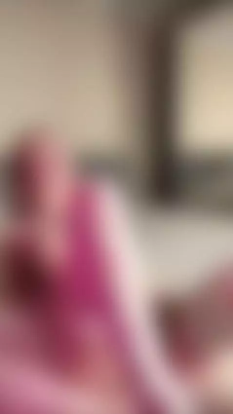 She knows how to be the center of attention. Follow, like, a... by miablooom