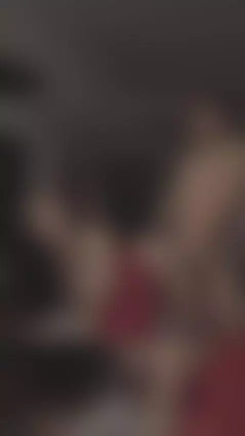 El novio de mi amiga me folla mientras ella hace unas compra... by aliciatrecee