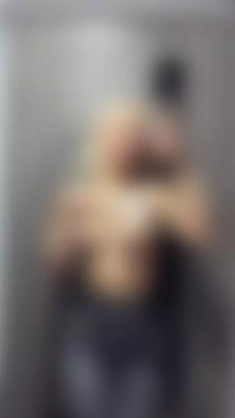 Got something to tell me? DM me on OnlyFans by ilovealanaa