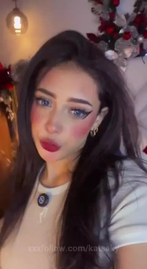 estoy en linea! espero que pases a saludar sino no te quiero... by katsaky