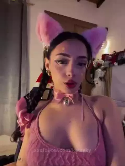 day christmas day! lies haha ​​but I do have something speci... by katsaky