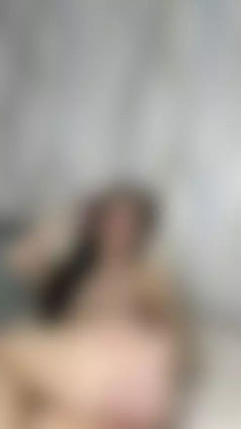 🔥Brunette squeezing her big tits together 💦 See it on OF by milaclark7