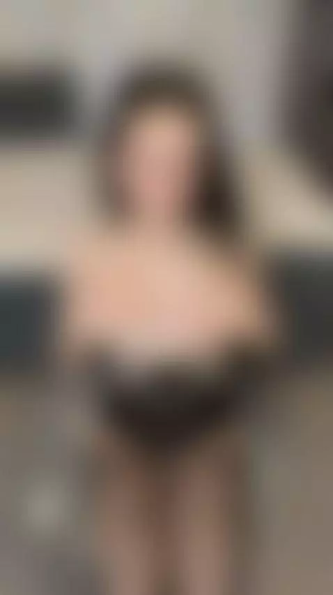 💋Sexy brunette with long dark hair and perfect curves 🔥 Unlo... by milaclark7