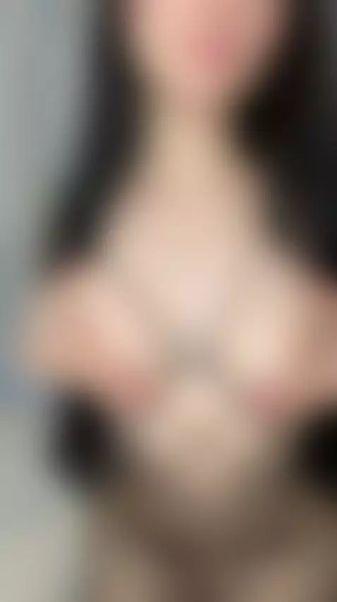 🍆Brunette ready to take it deep between her tits 😈 Subscribe... by milaclark7