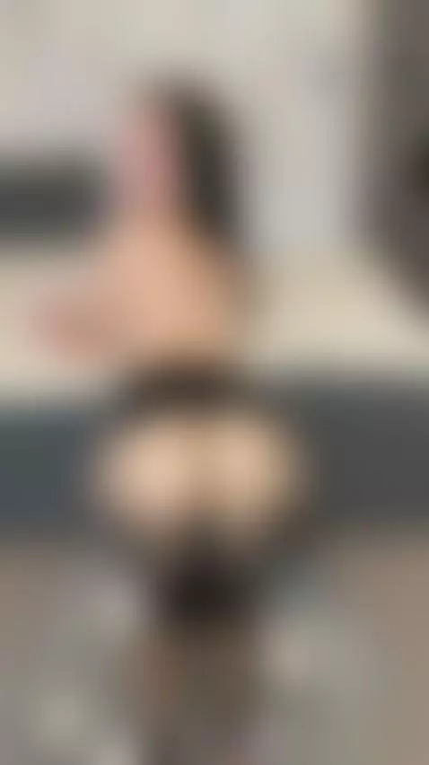 🔥Brunette in sexy pose after teasing 🍒 Exclusive OF by milaclark7