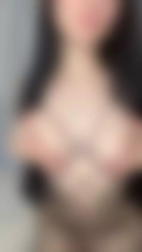 🔥Brunette in sexy pose after teasing 🍒 Exclusive OF by milaclark7