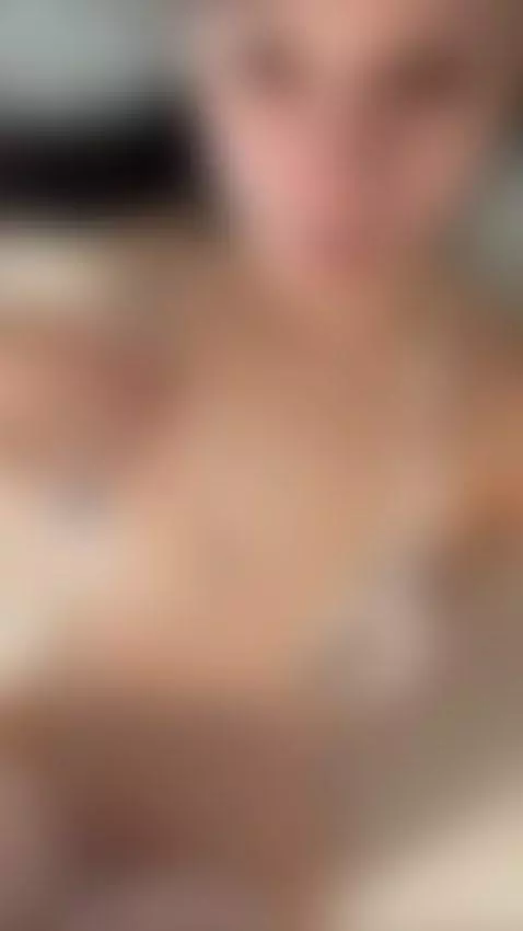 I know how to make you feel good 😉 Subscribe to my OnlyFans by milaclark7