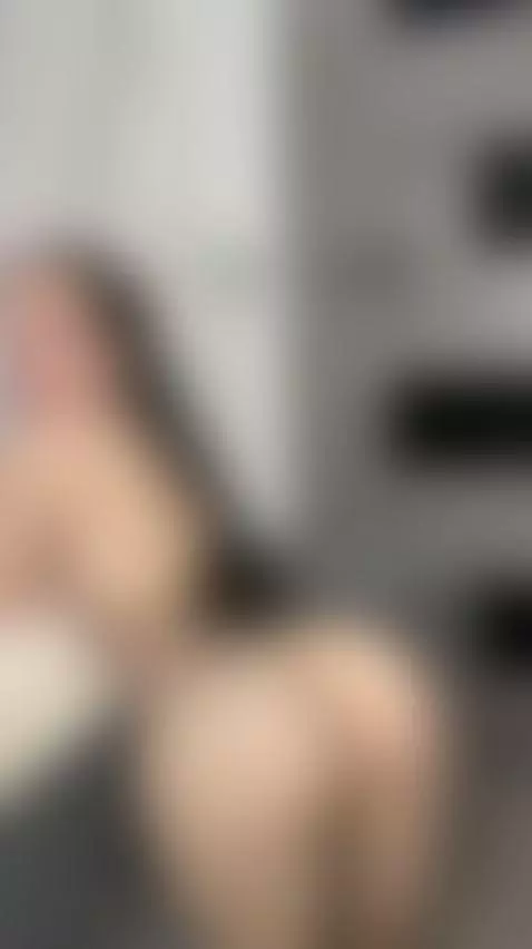 😏Brunette framing her horny face 💦 Unlock OF by milaclark7