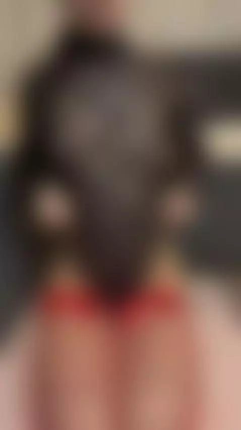 🔥Brunette in sexy pose after teasing 🍒 Exclusive OF by milaclark7