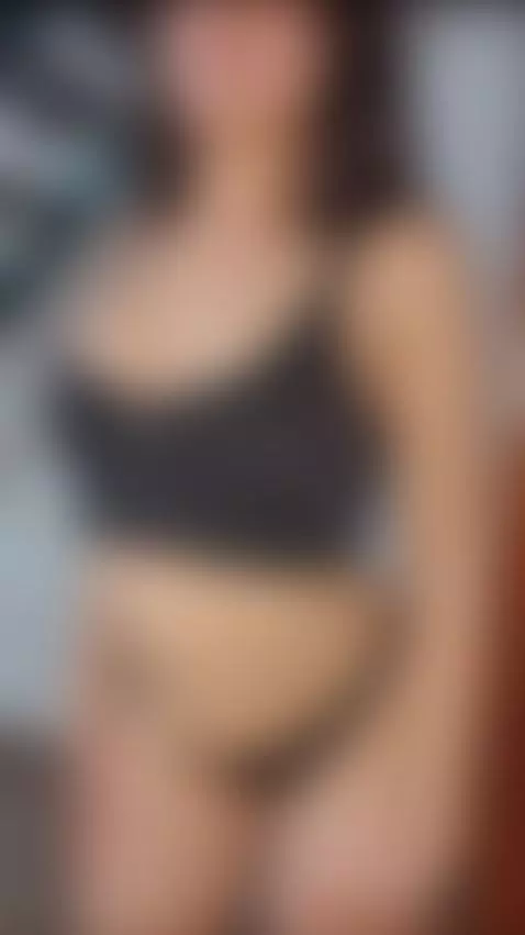 Her charm fully unfolds only on OnlyFans — take a look 💕 by sashaislovee