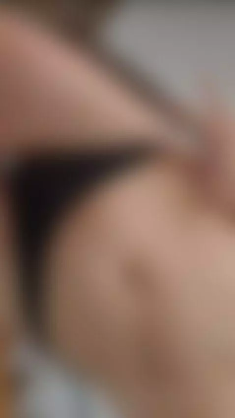 A fine line between aesthetics and desire 🖤 Appreciate it by sashaislovee