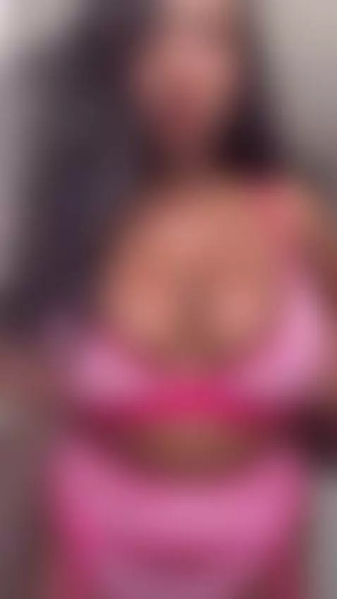 Omg Ellen amazing boobs 🍒 by ellenwaris