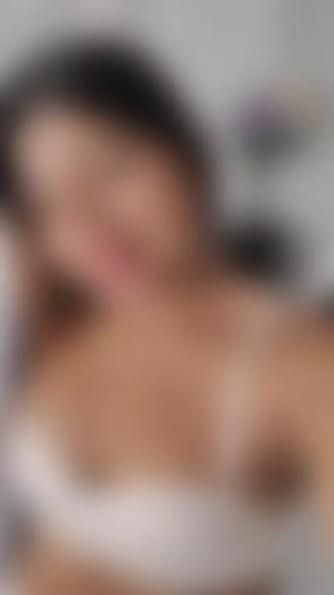 Online now by lina-villada