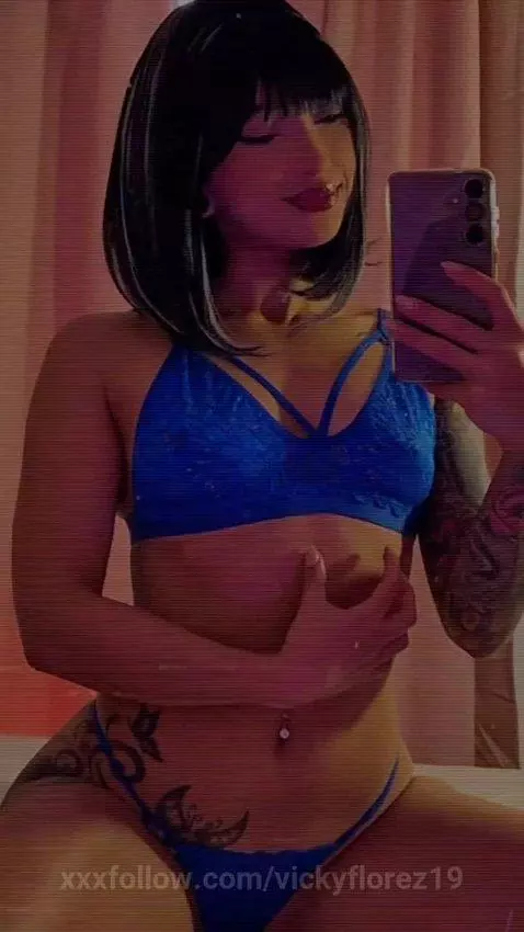 Pure perfection in the mirror ;) by vickyflorez19