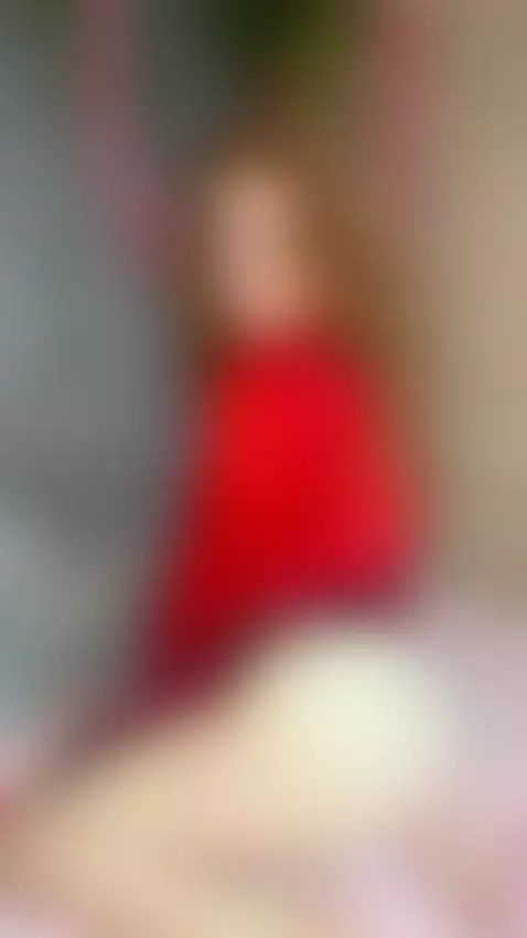 18+ Sexy redhead's nude ass teasing in silk robe. by ravelilyxo