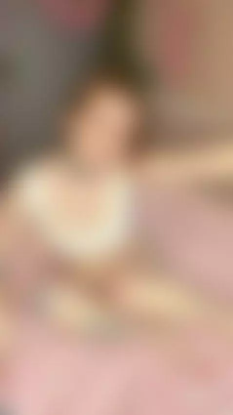 18+ Redhead's perky tits, sexy navel, bare ass nude tease. by ravelilyxo