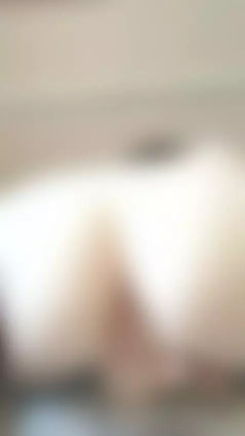 18+ Plump nude ass spread, fingers teasing pussy. by ravelilyxo