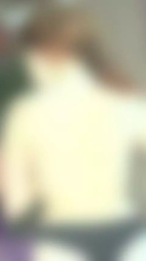 18+ Sexy blonde's perky tits & juicy ass in thong. by ravelilyxo