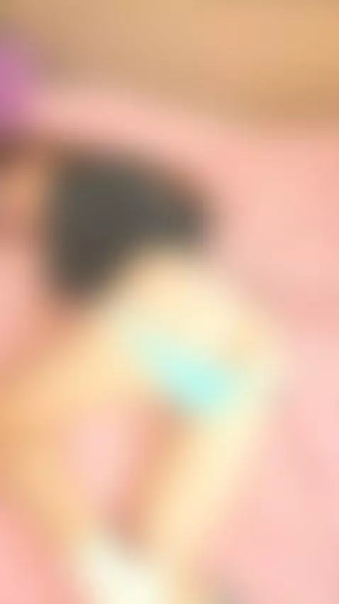 18+ Sexy redhead's juicy ass in skimpy panties. by ravelilyxo