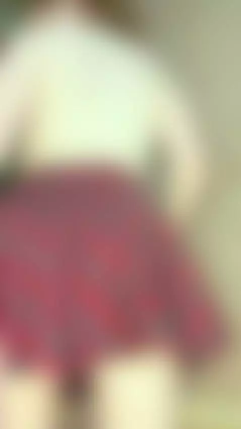 18+ Sexy nude back and plump bare ass tease. by ravelilyxo