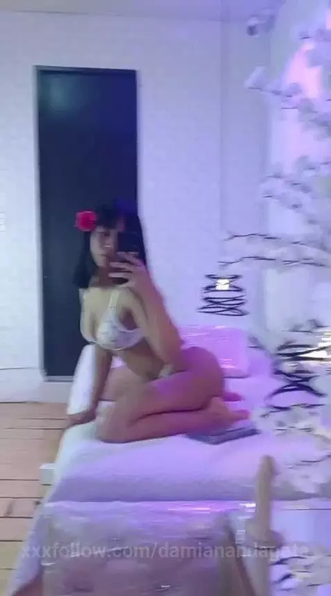 Come and enjoy this big butt while you submit me 🥵🍑 by damianandagata