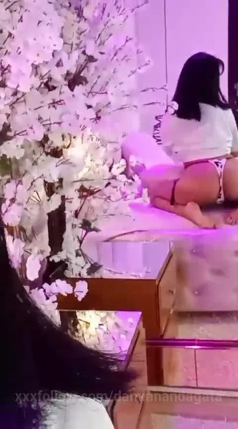 I want to get all your milk out of you 🥛🥵 by damianandagata