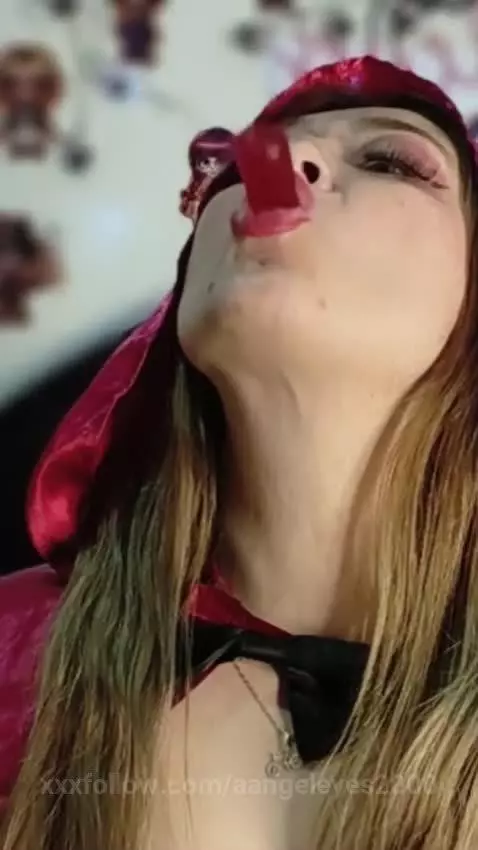 Swallowing a real toy .... https://onlyfans.com/aangeleyes by aangeleyes2000